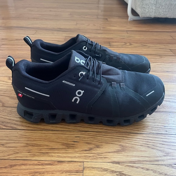 On Running Shoes On Cloud 5 Waterproof Tennis Shoes Size 9 Poshmark